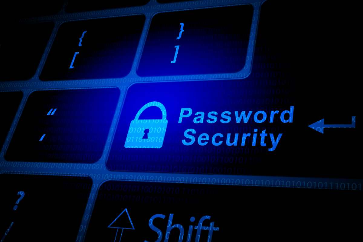 Identity Theft: 7 Types, 10 Red Flags & Protection Tips | CyberPro Magazine